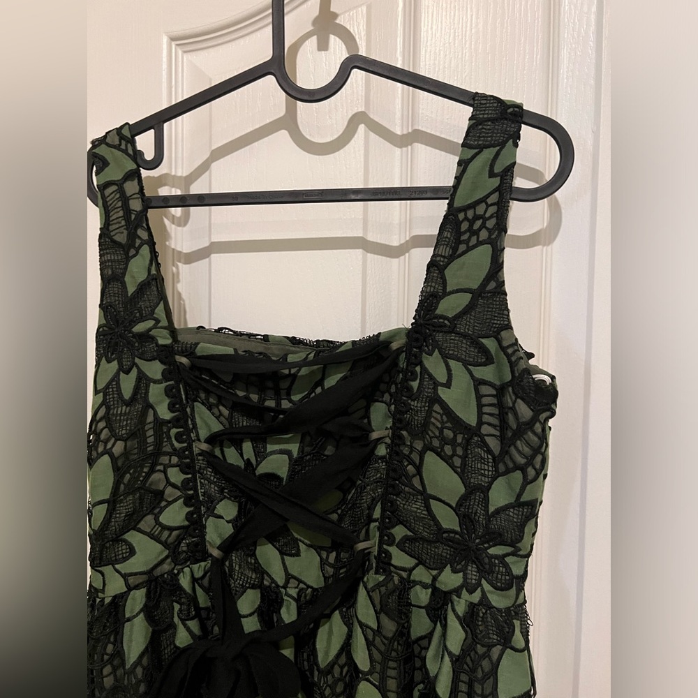Just Me 🍄Elegant Green eyelet Lace Dress - Picture 10 of 12